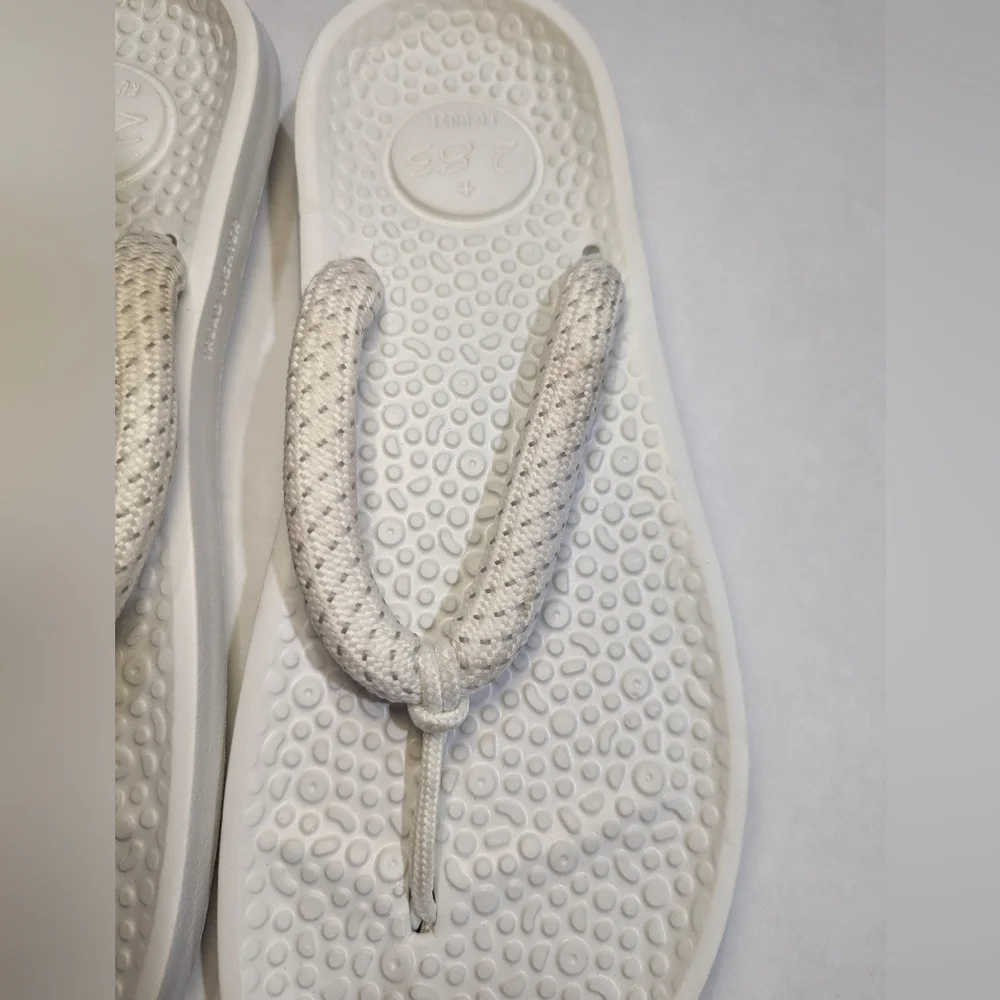 ALLBIRDS Sandals White Blizzard Sugar Zeffers Flip Flops Women's Size US 9.5 EUC - Picture 8 of 13